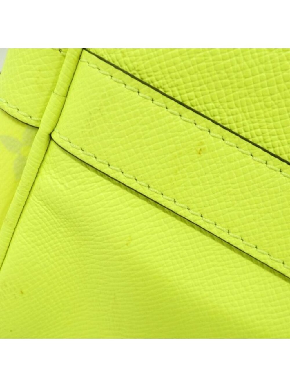 Louis Vuitton Taiga Llama Keepall Bandouliere Bag Neon Yellow - Picture 3 of 9